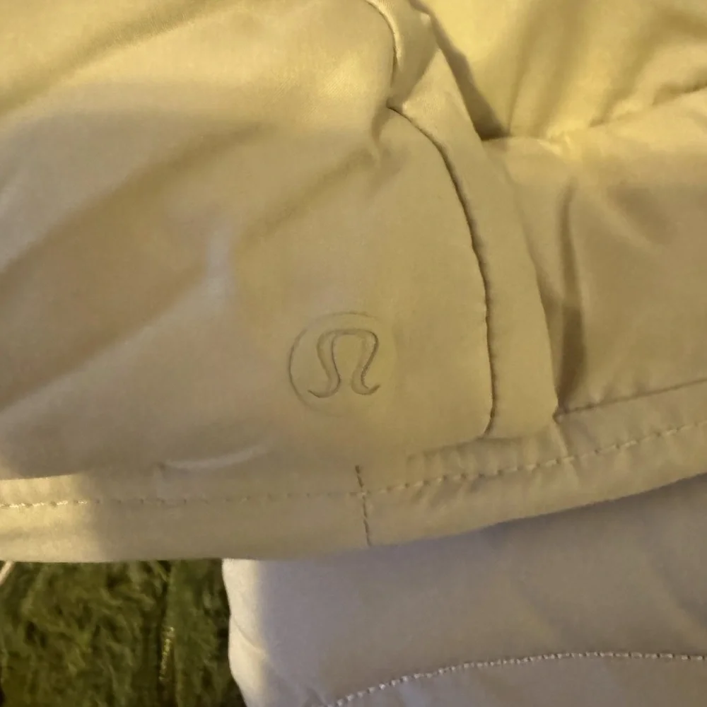 Lululemon Wunderpuff Trapper Hat - Picture 4 of 5